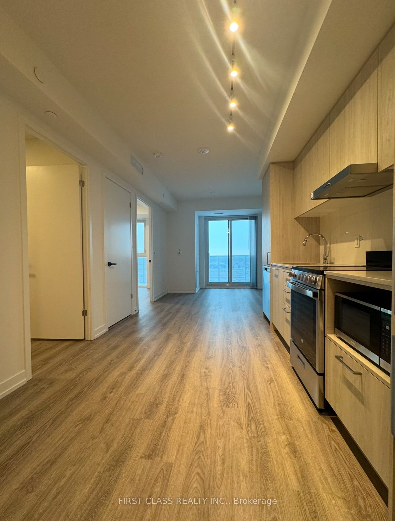 #1807 - 195 Commerce Street Property Photo