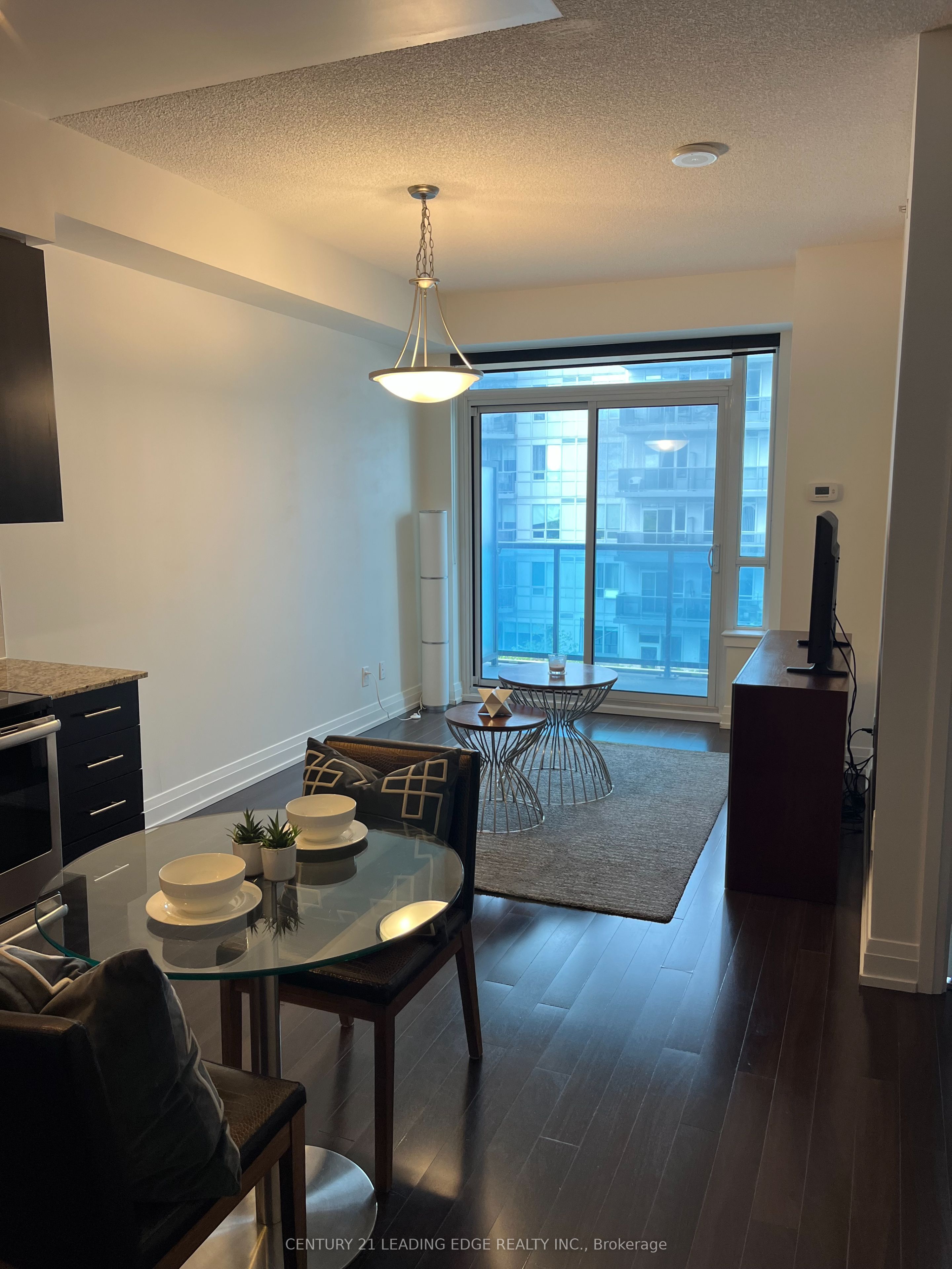 7165 Yonge Street 732 Property Photo 4