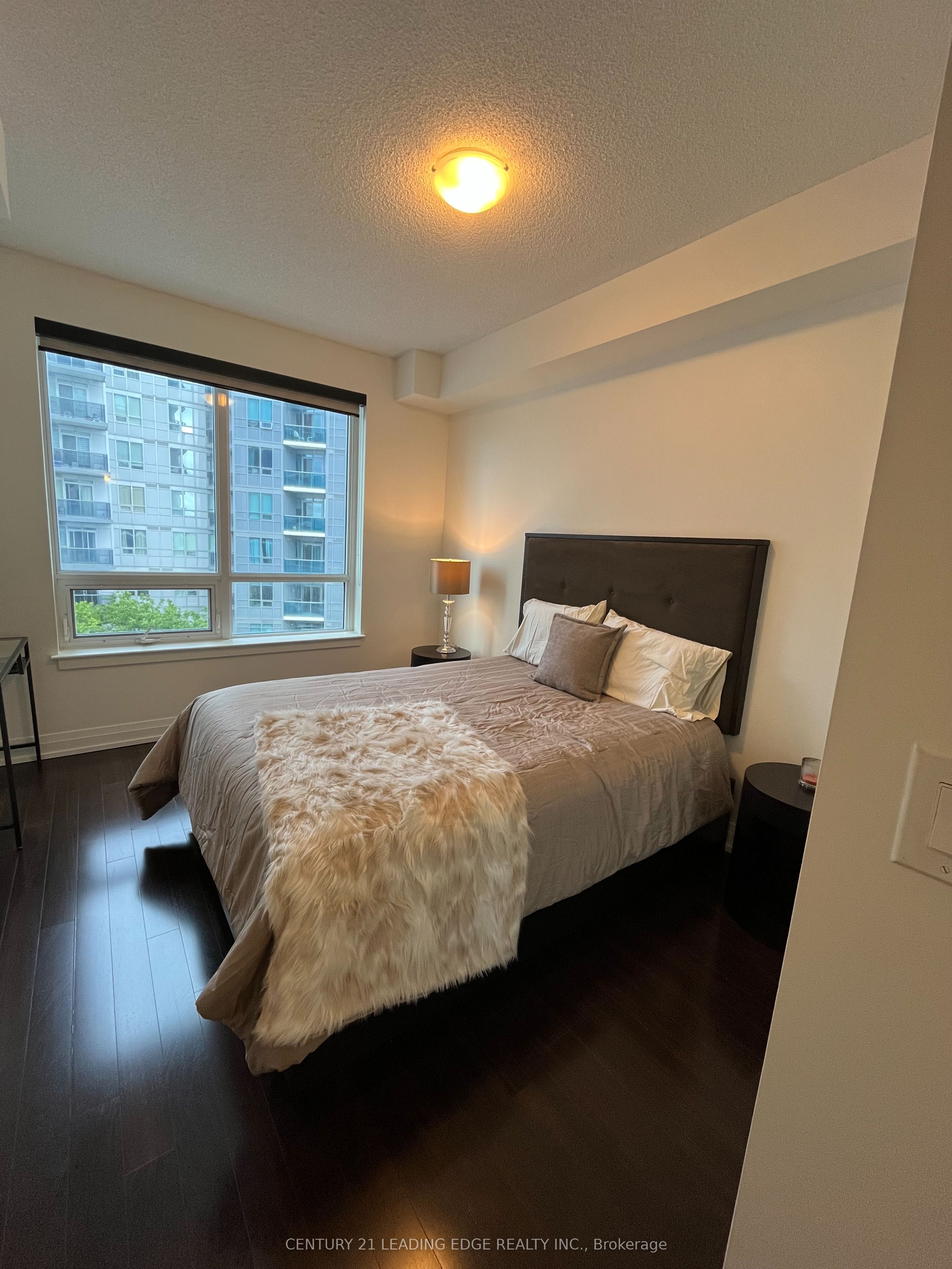 7165 Yonge Street 732 Property Photo 6