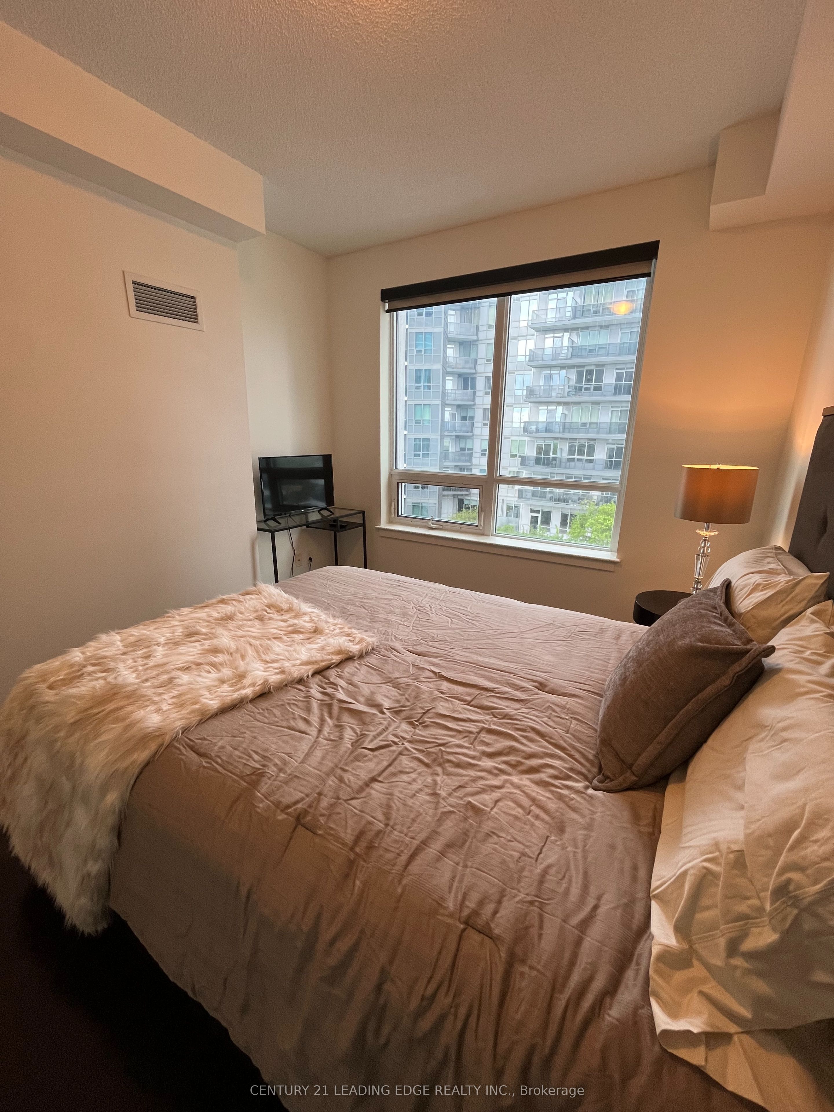 7165 Yonge Street 732 Property Photo 7