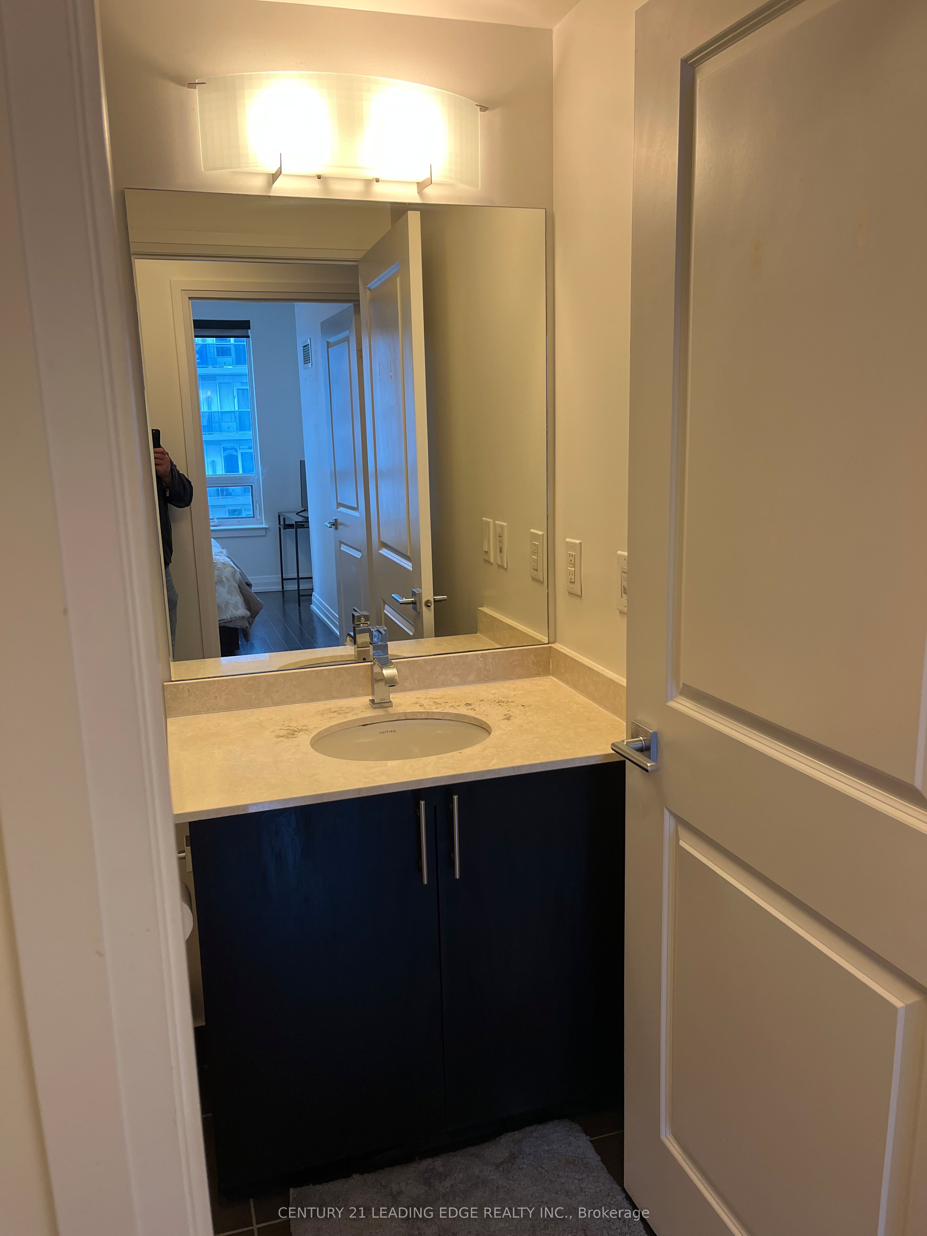 7165 Yonge Street 732 Property Photo 10