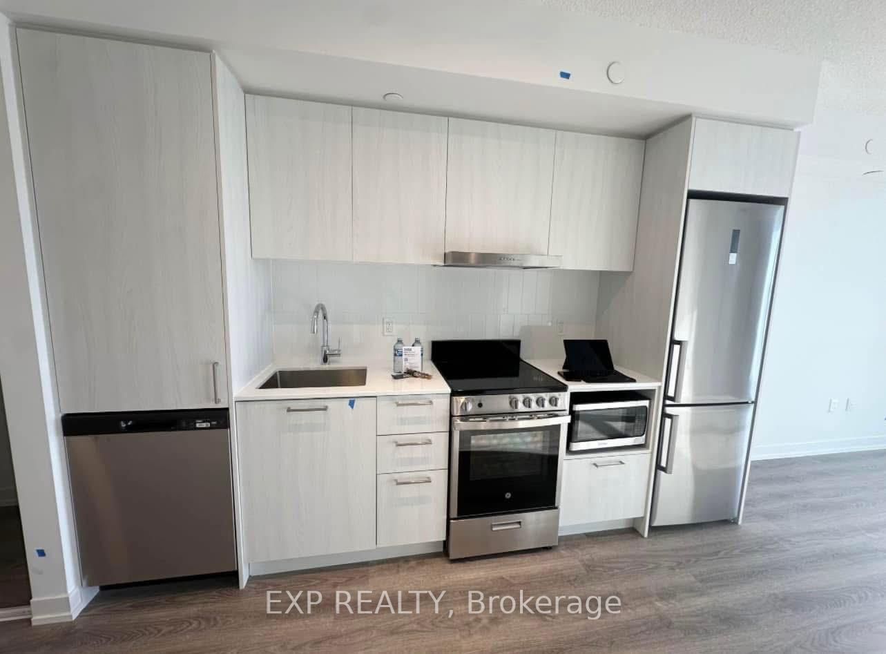 195 Commerce St Property Photo