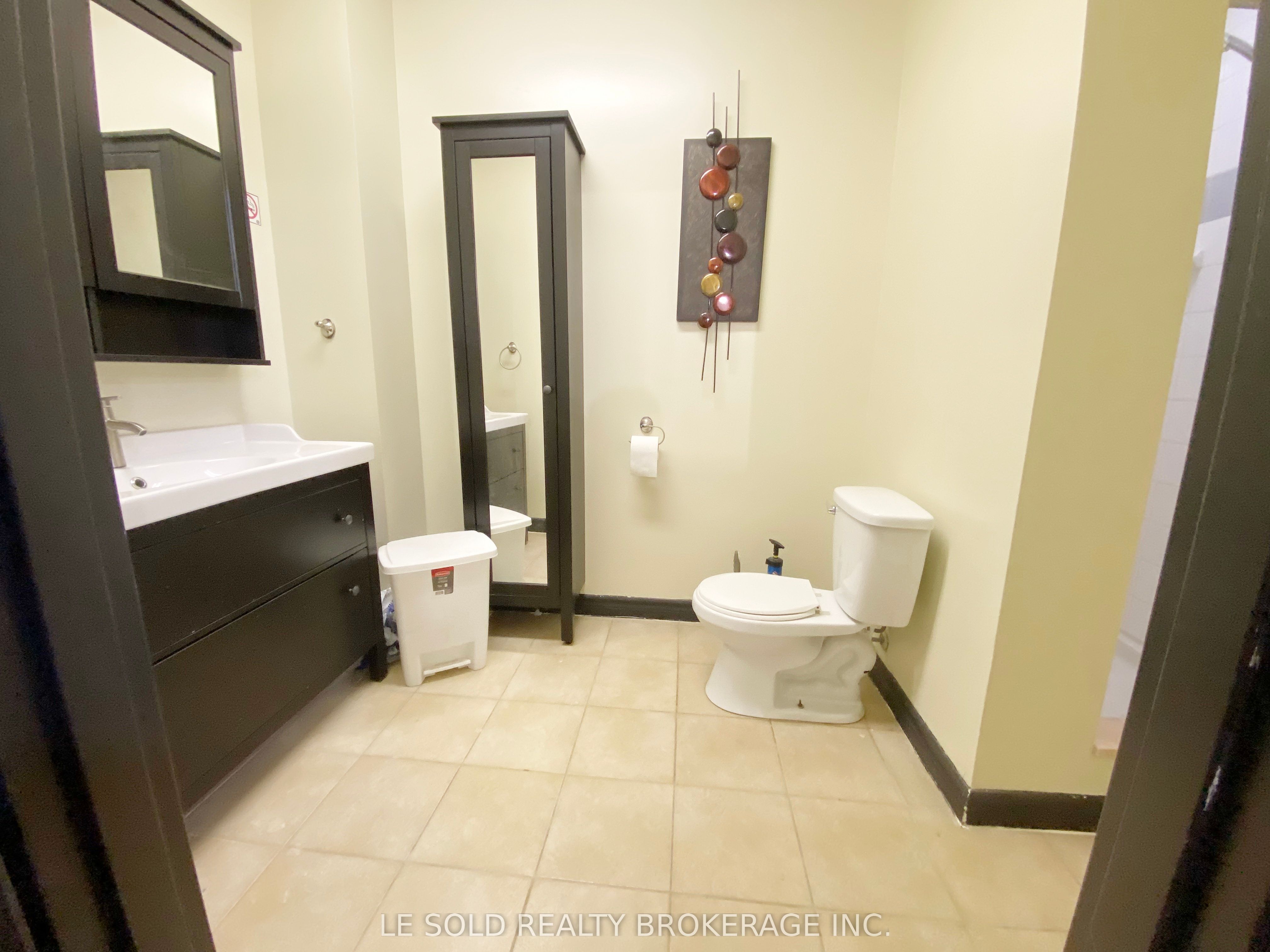 #4 -f - 117 Ringwood Drive Property Photo 13