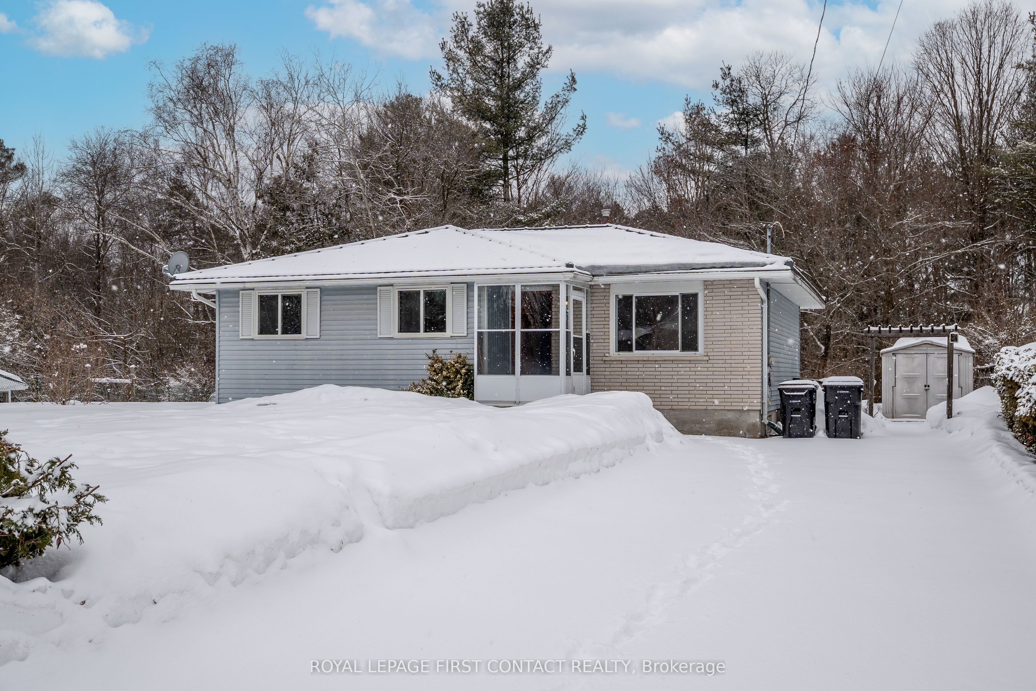 39 Sandsprings Crescent Property Photo 1