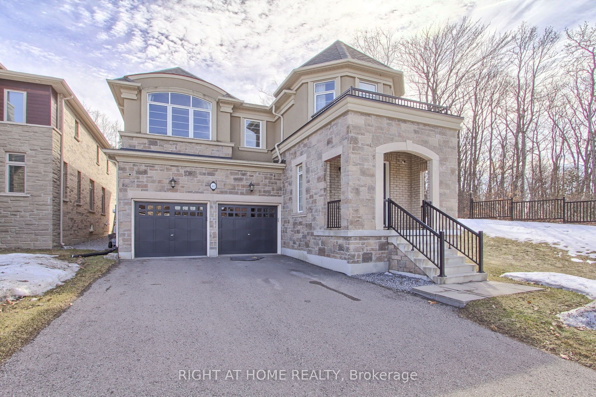 40 Forest Edge Crescent Property Photo