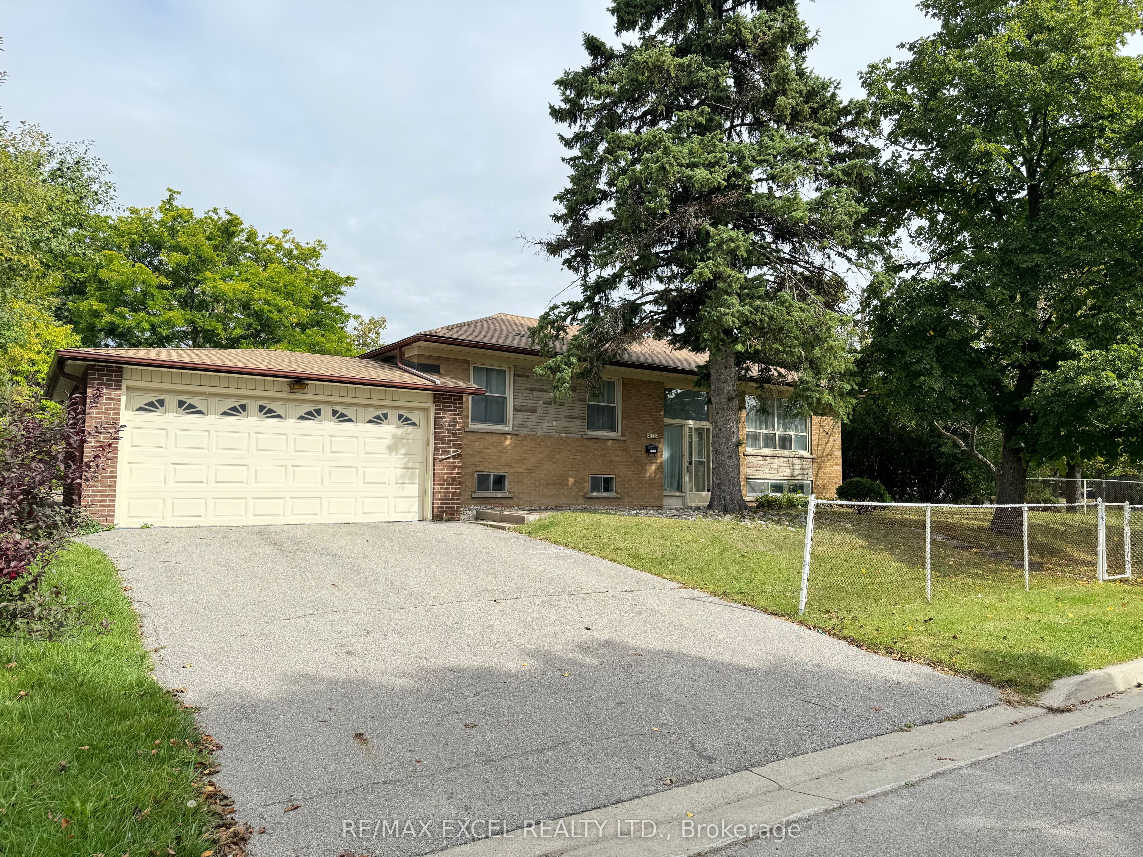 395 Alper St Property Photo