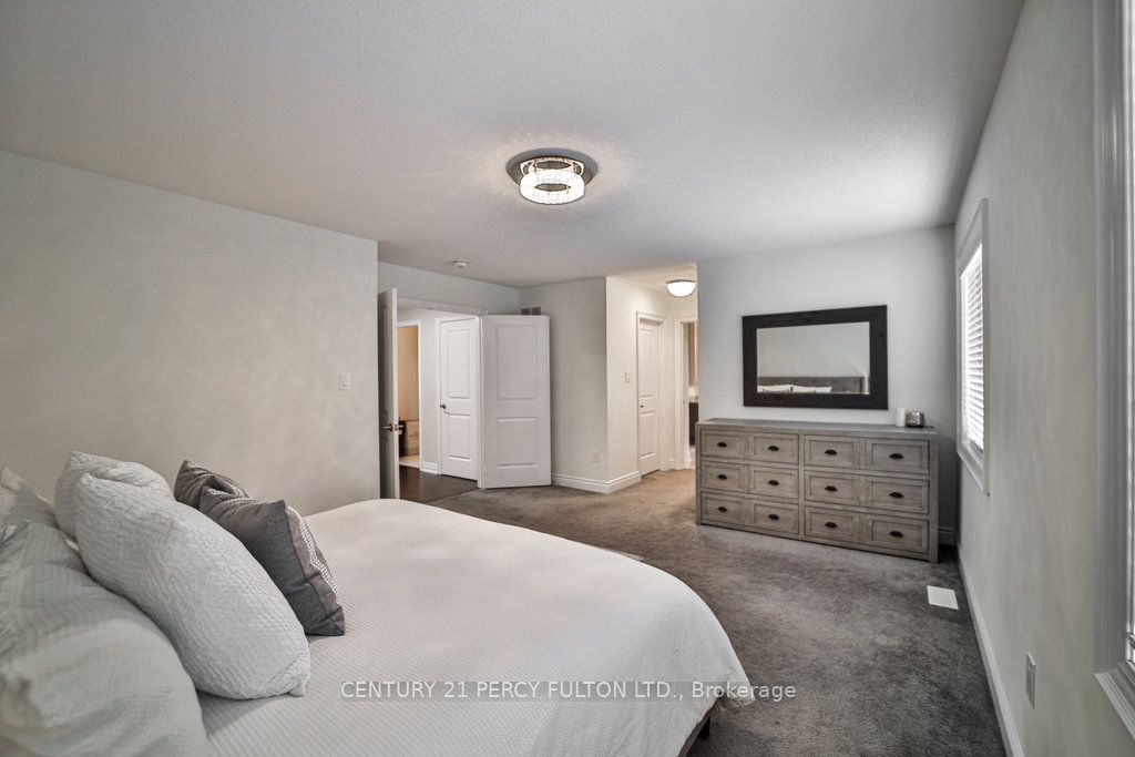 1006 Cole Street Property Photo 16