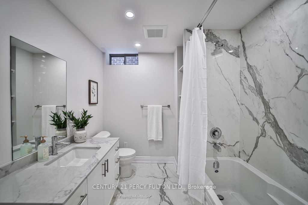 1006 Cole Street Property Photo 27
