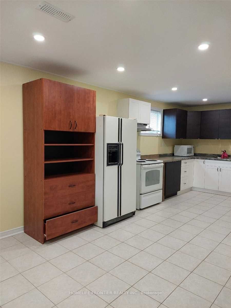 1906 Webster Boulevard W Property Photo 16