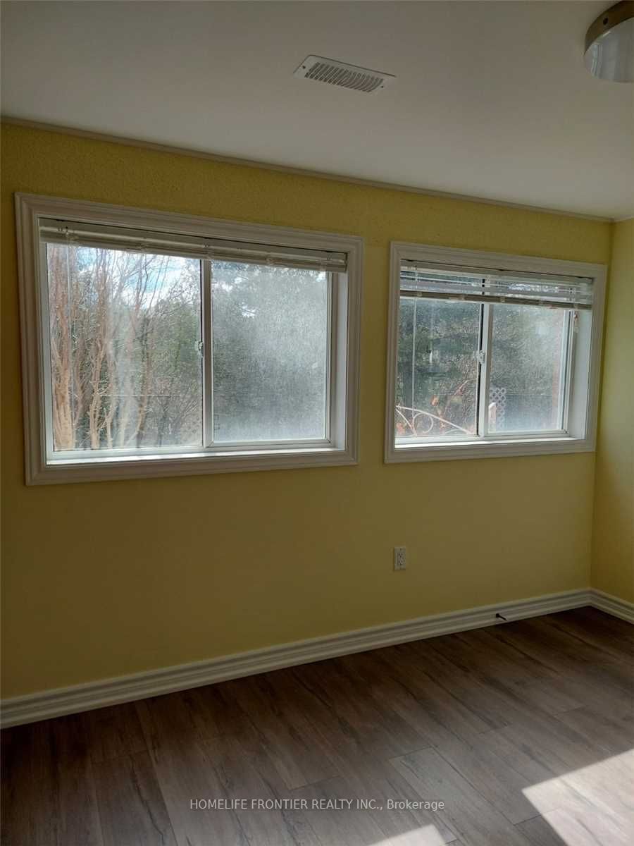 1906 Webster Boulevard W Property Photo 19