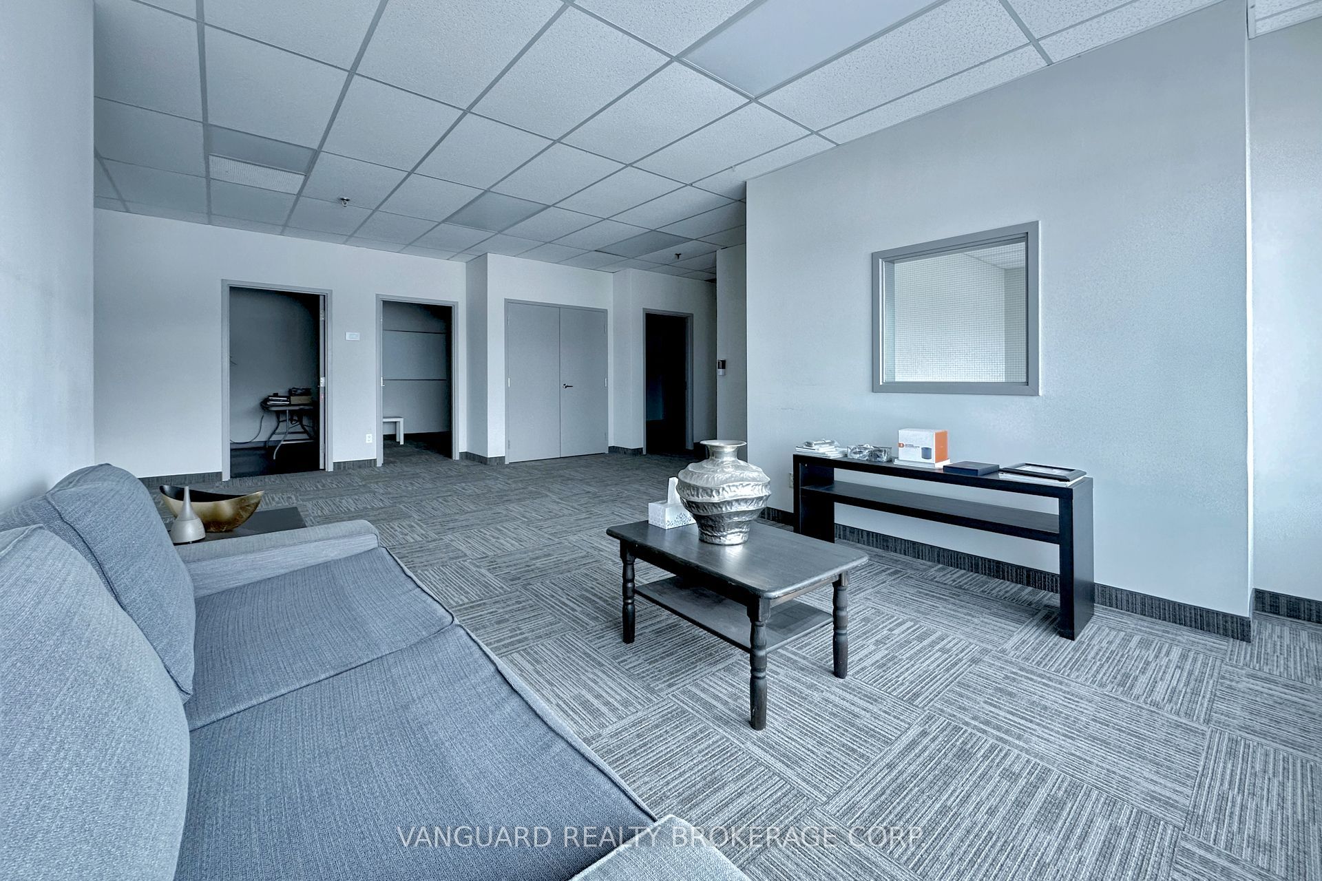 #1a-2a - 55 Regalcrest Court Property Photo 7