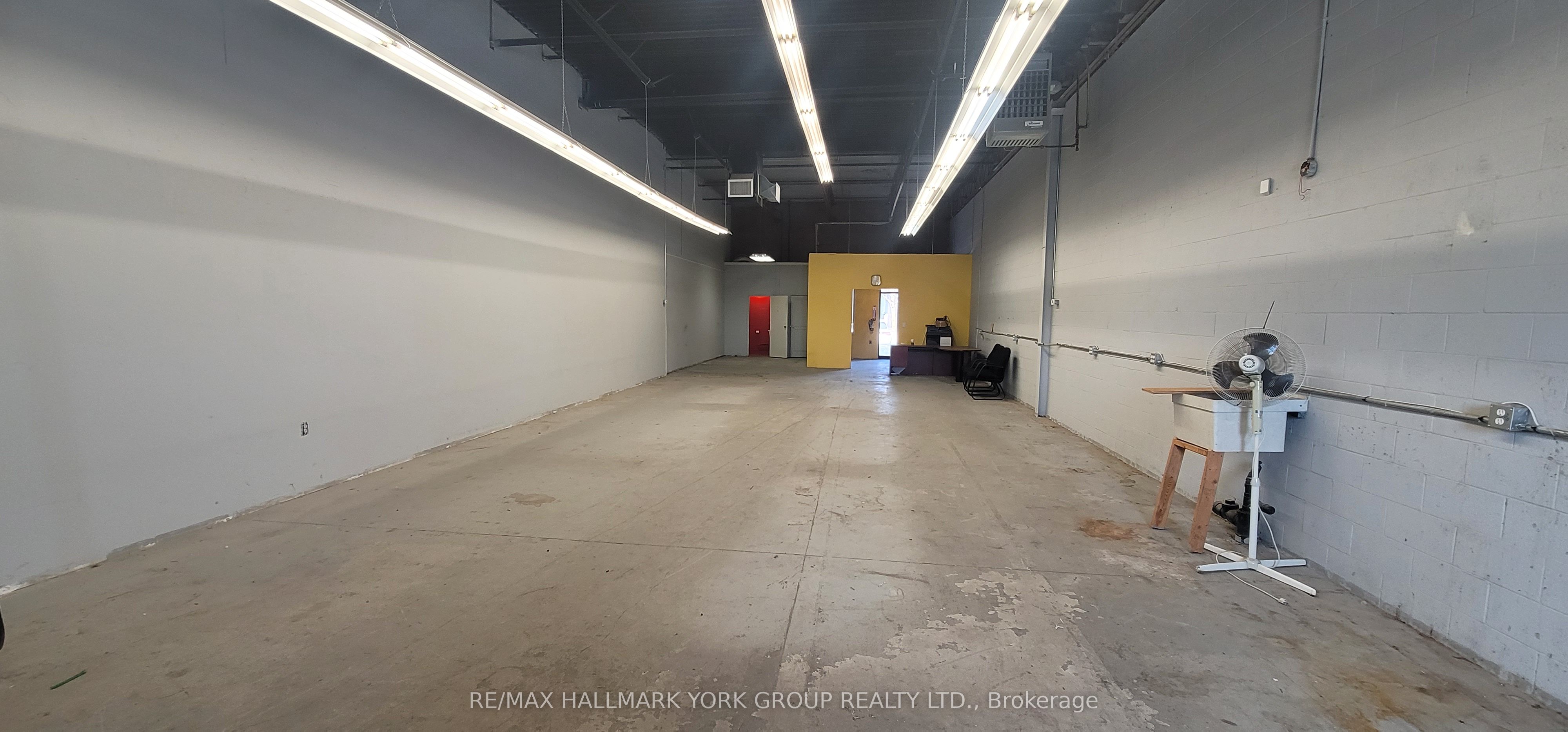#4 - 255 Industrial Parkway Property Photo 3