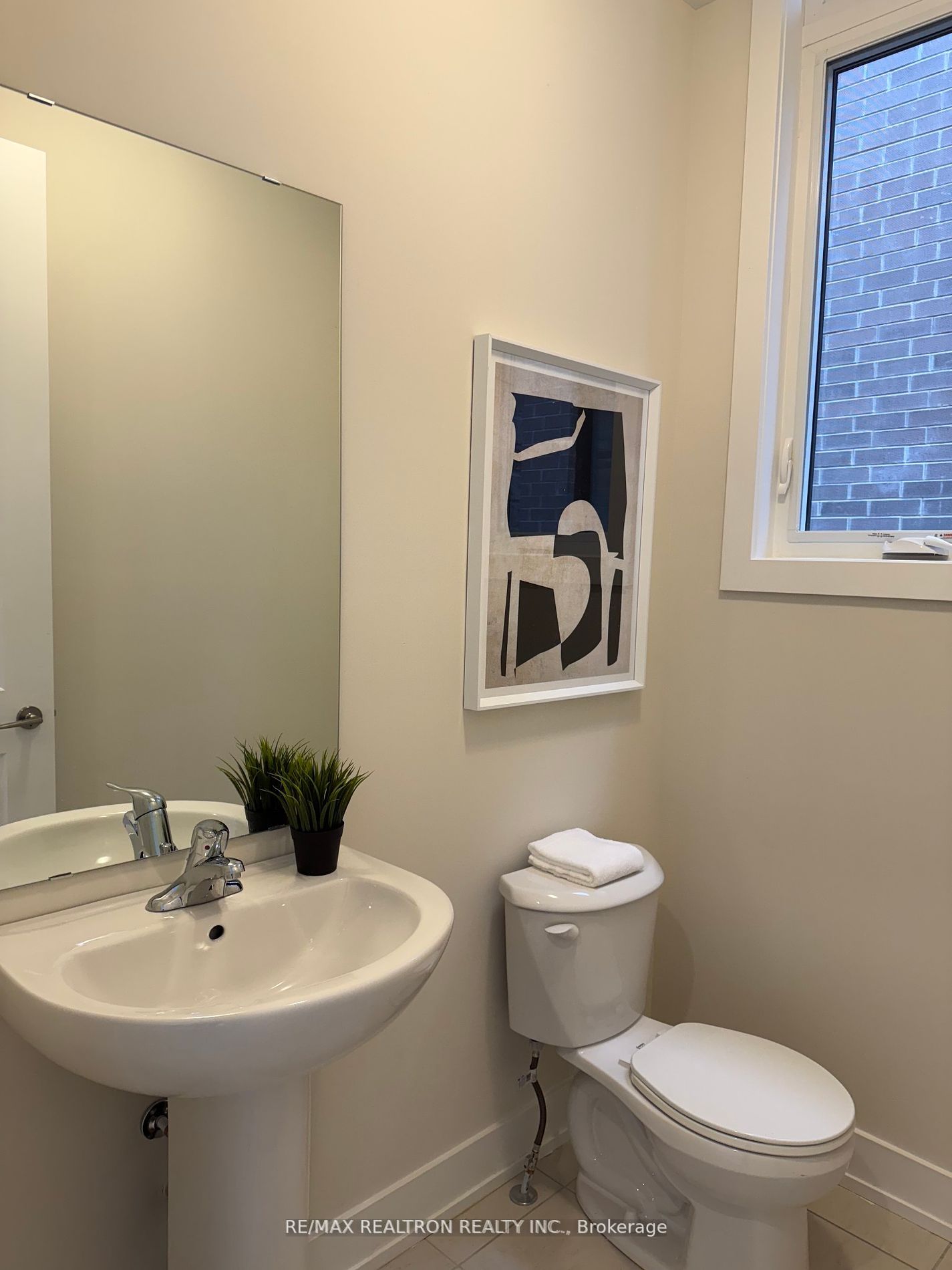 25 Seguin Street Property Photo 12
