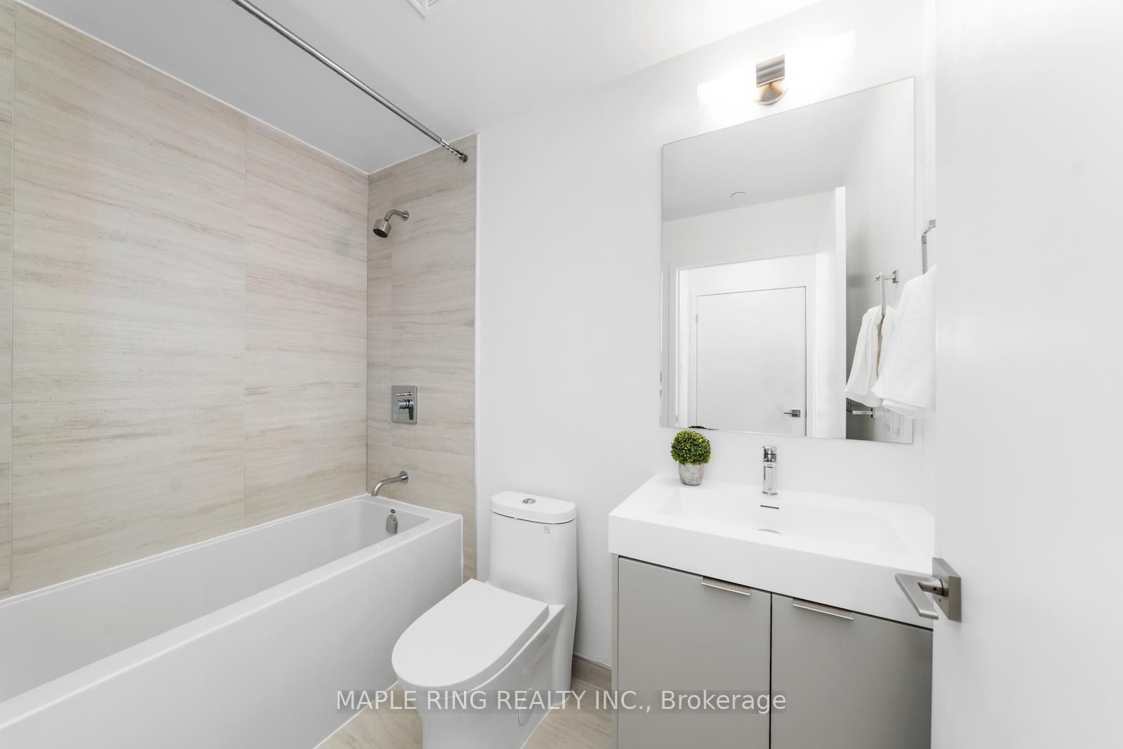 #1512 - 10 Abeja Street Property Photo 16