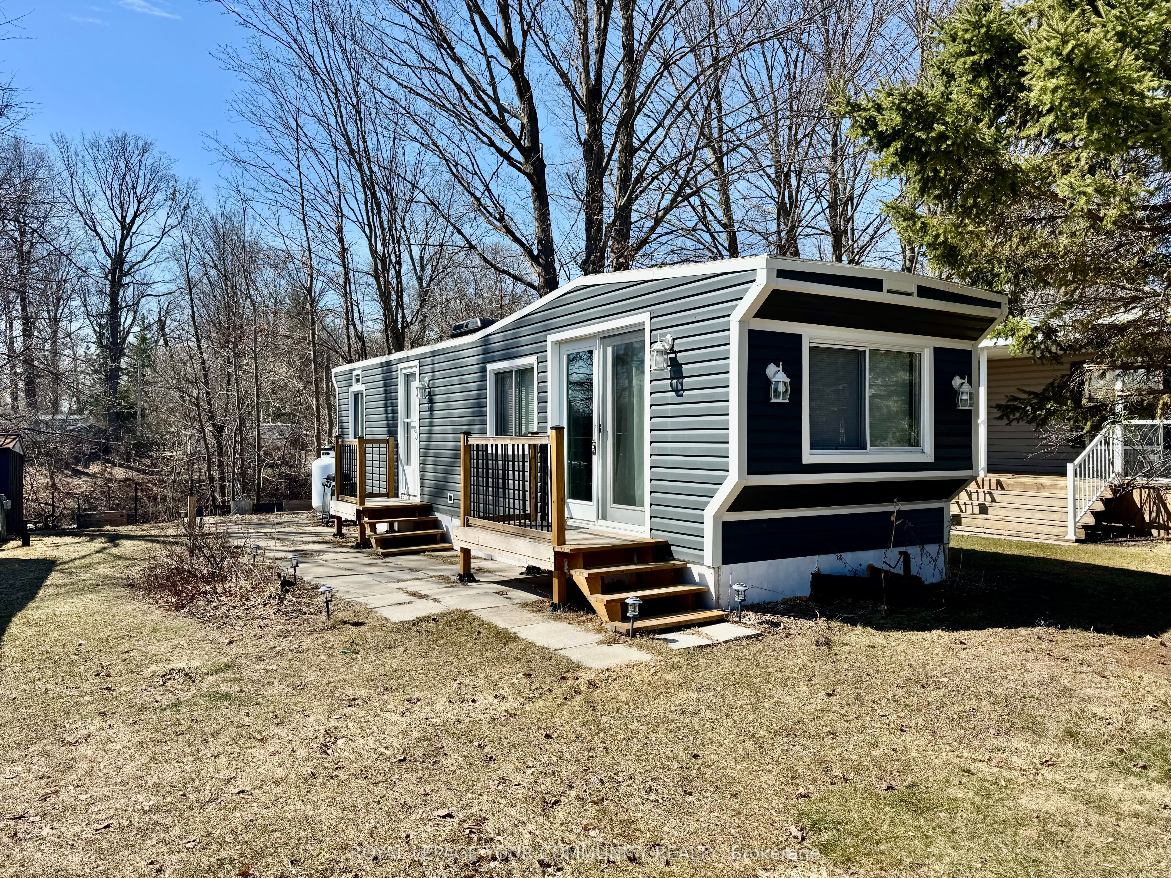 #204 - 285 Crydermans Sideroad Property Photo