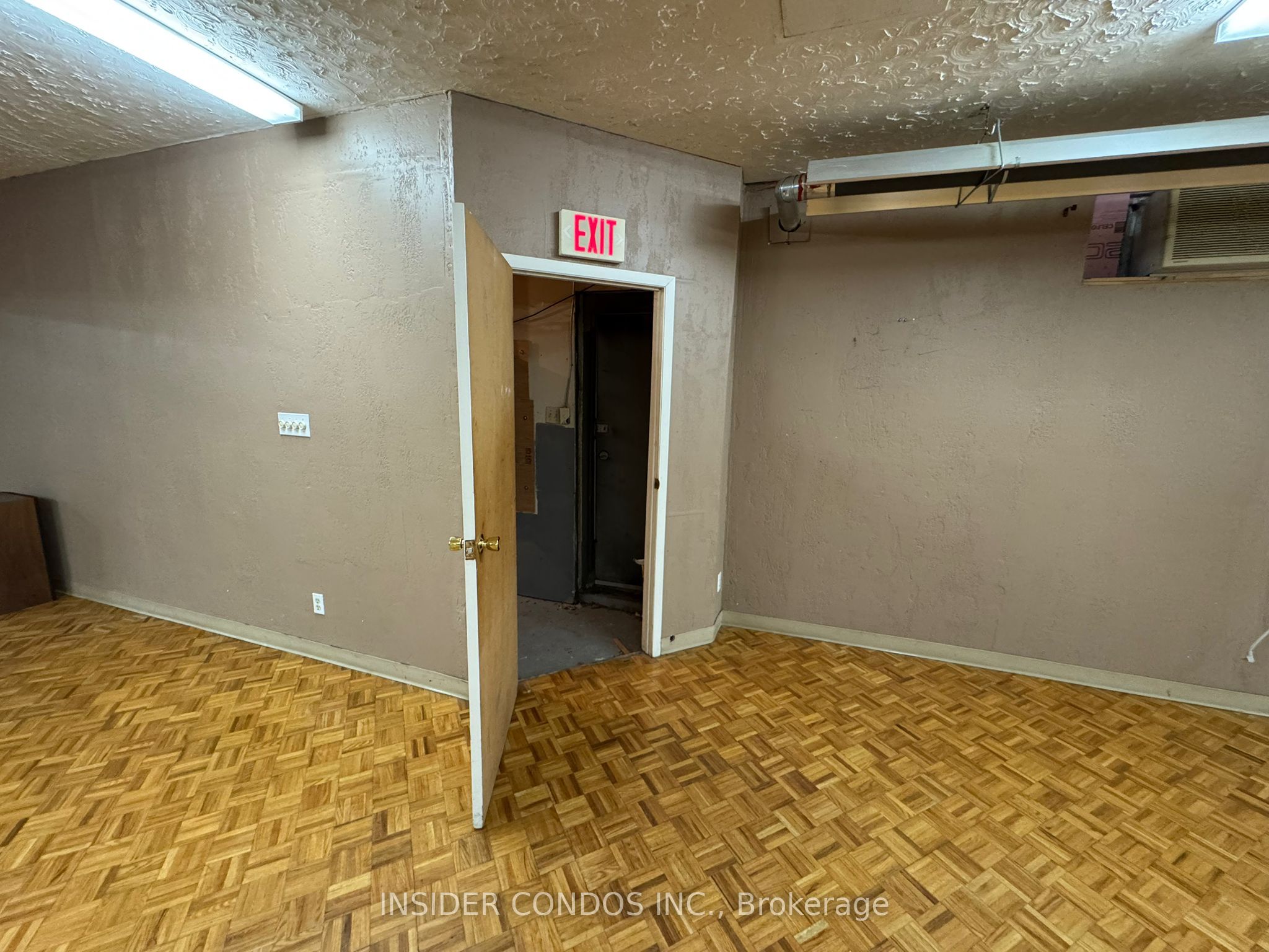 #3 Lower - 15 Willis Road Property Photo 18