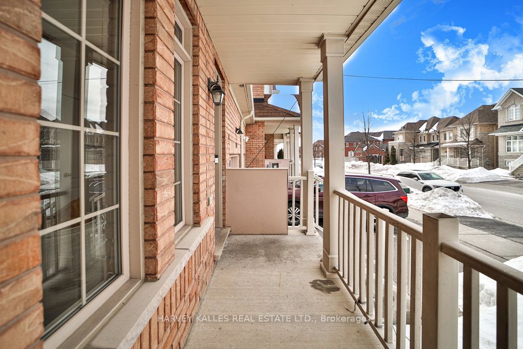 159 Hammersly Boulevard Property Photo 3