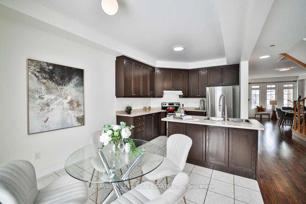 159 Hammersly Boulevard Property Photo 11