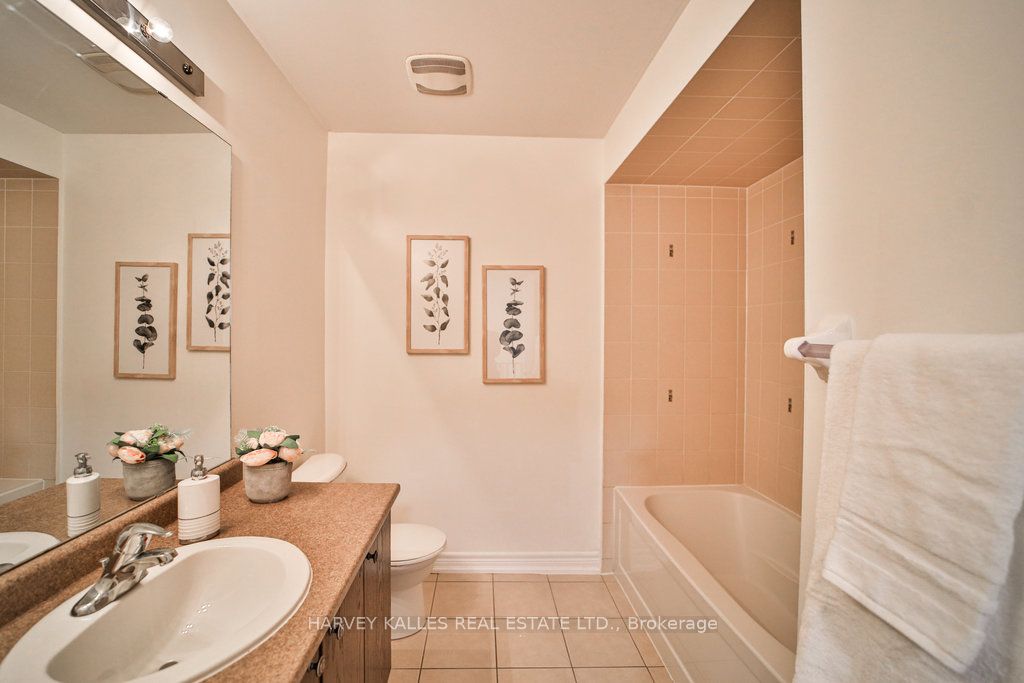 159 Hammersly Boulevard Property Photo 30
