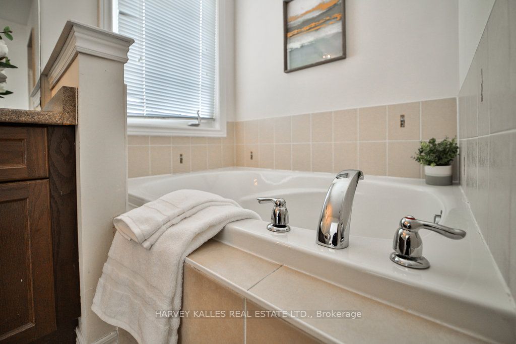159 Hammersly Boulevard Property Photo 33