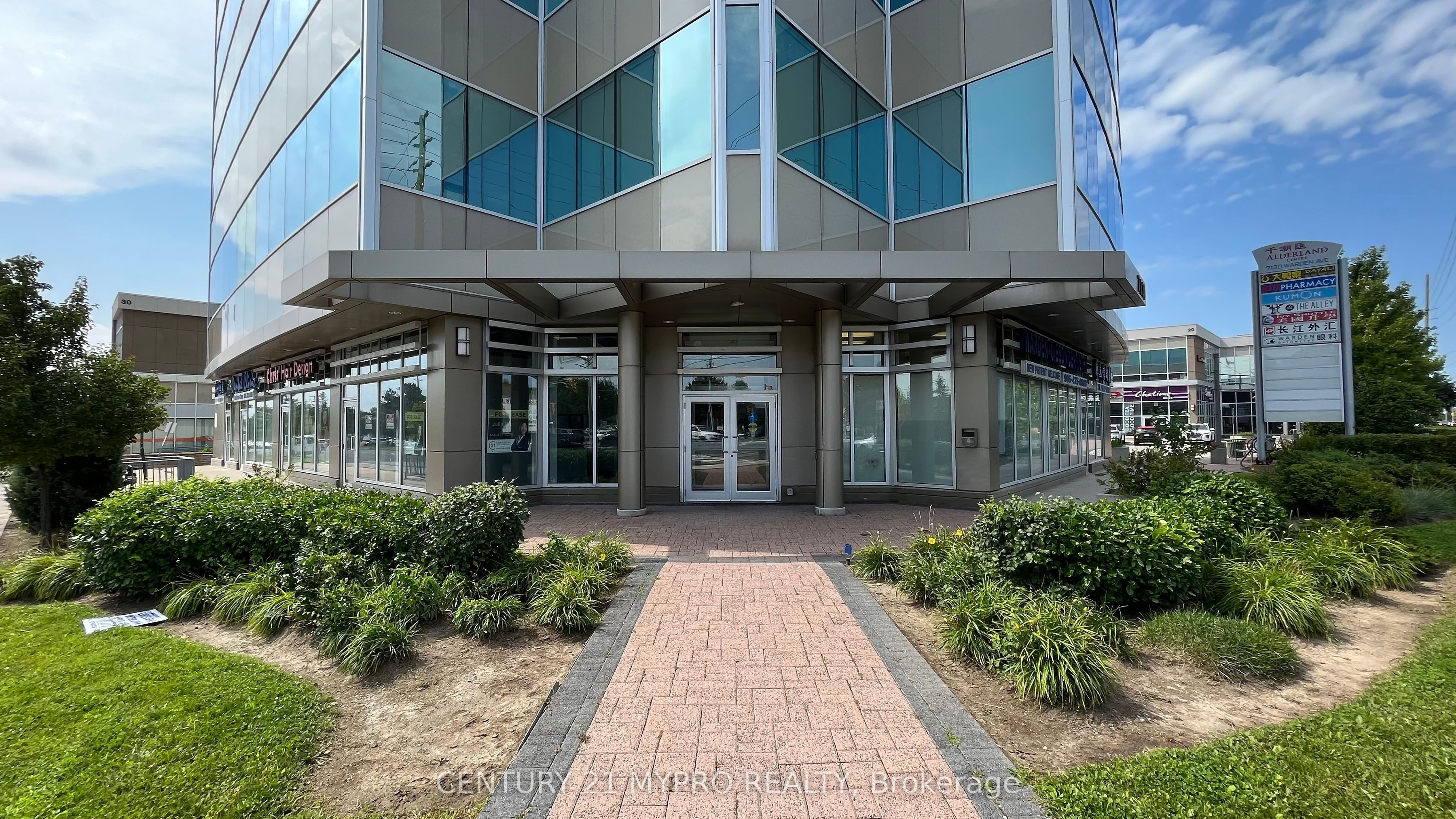 #601 - 7130 Warden Avenue Property Photo 2