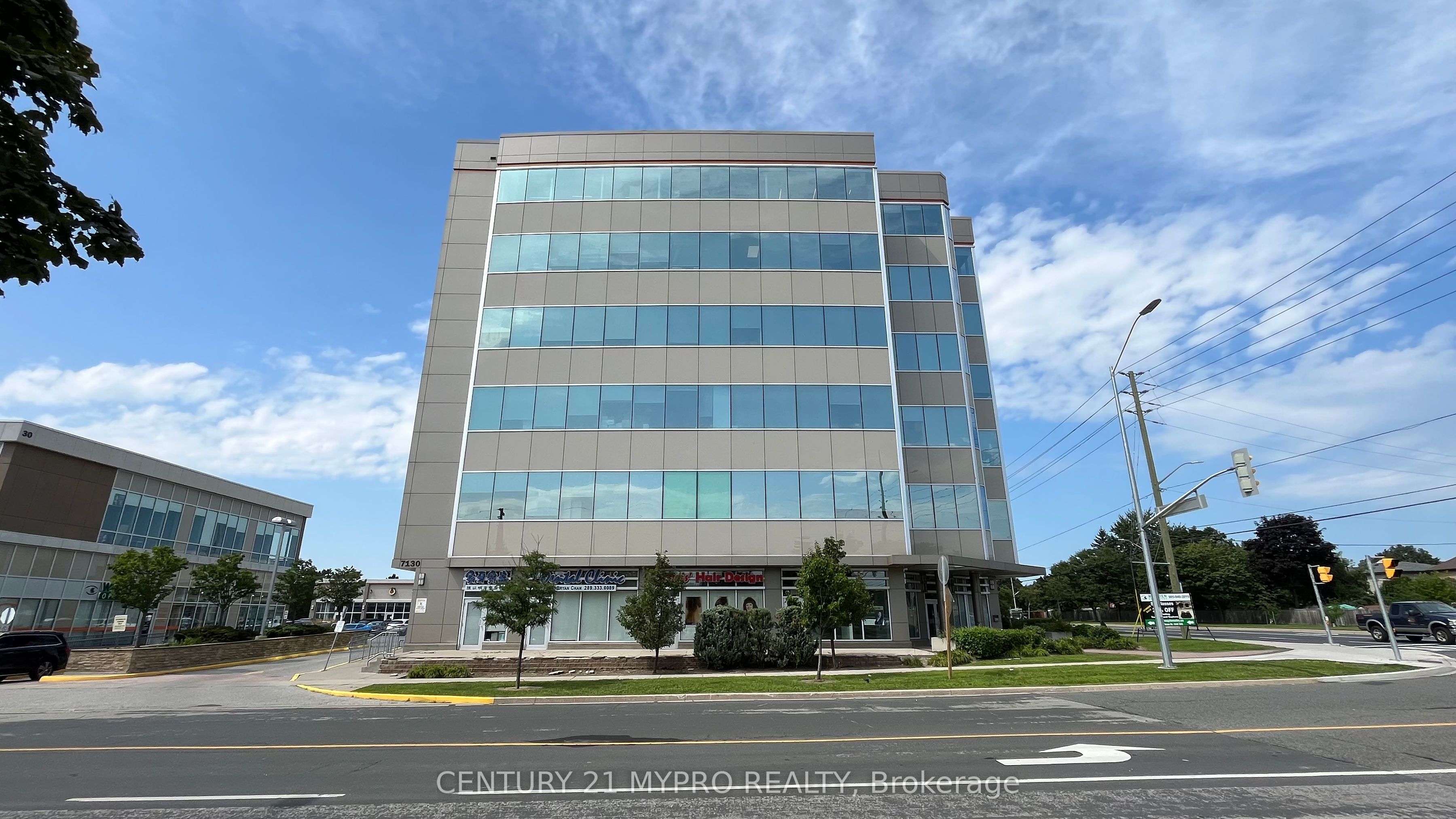 #601 - 7130 Warden Avenue Property Photo 3