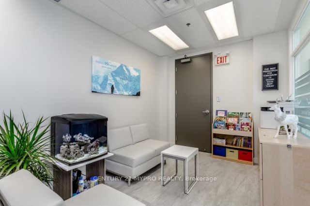 #601 - 7130 Warden Avenue Property Photo 7