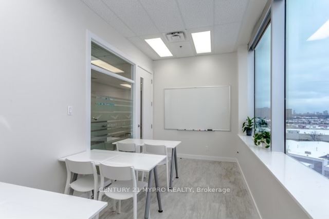 #601 - 7130 Warden Avenue Property Photo 10