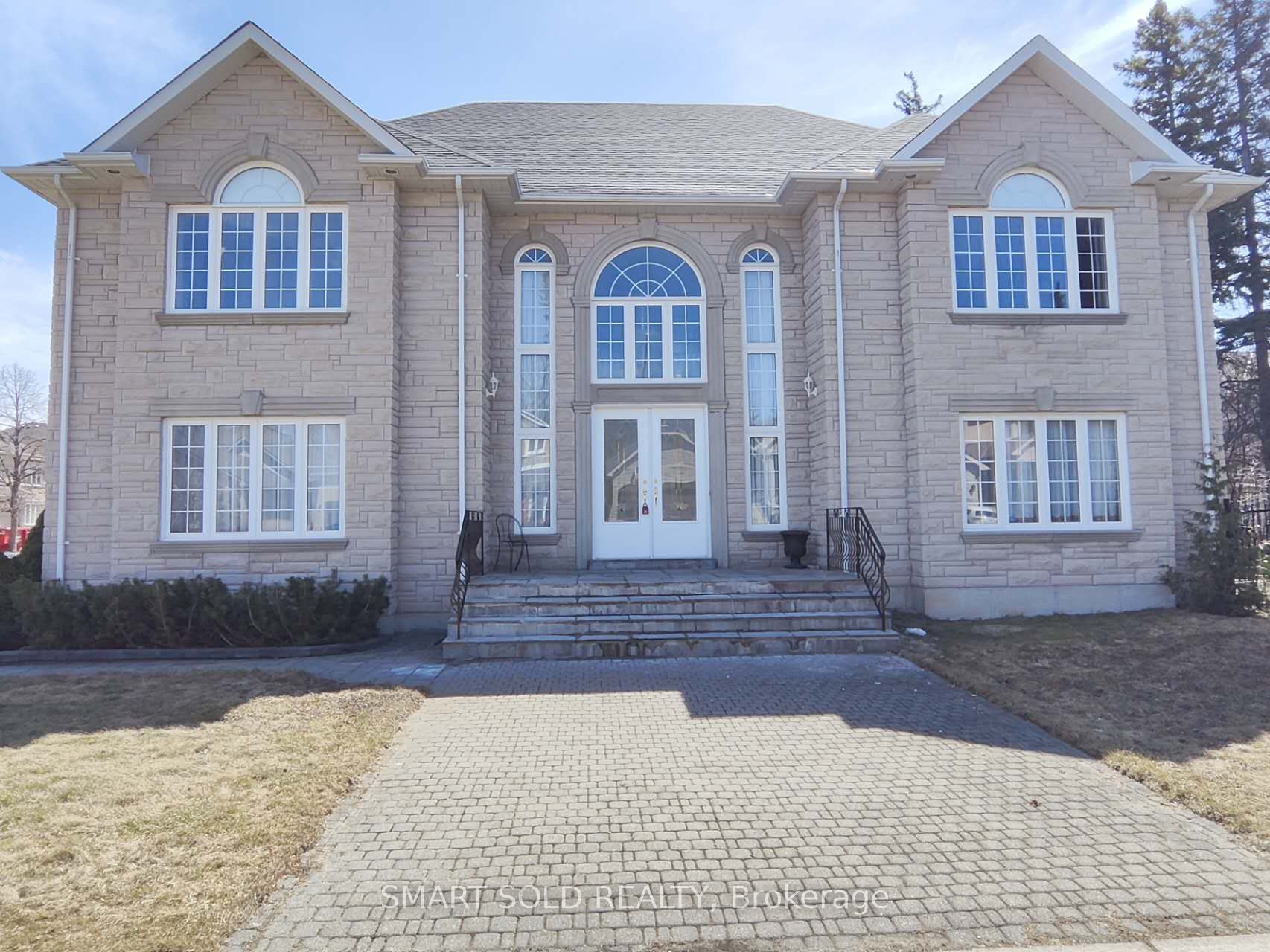 67 Chantilly Crescent Property Photo 2