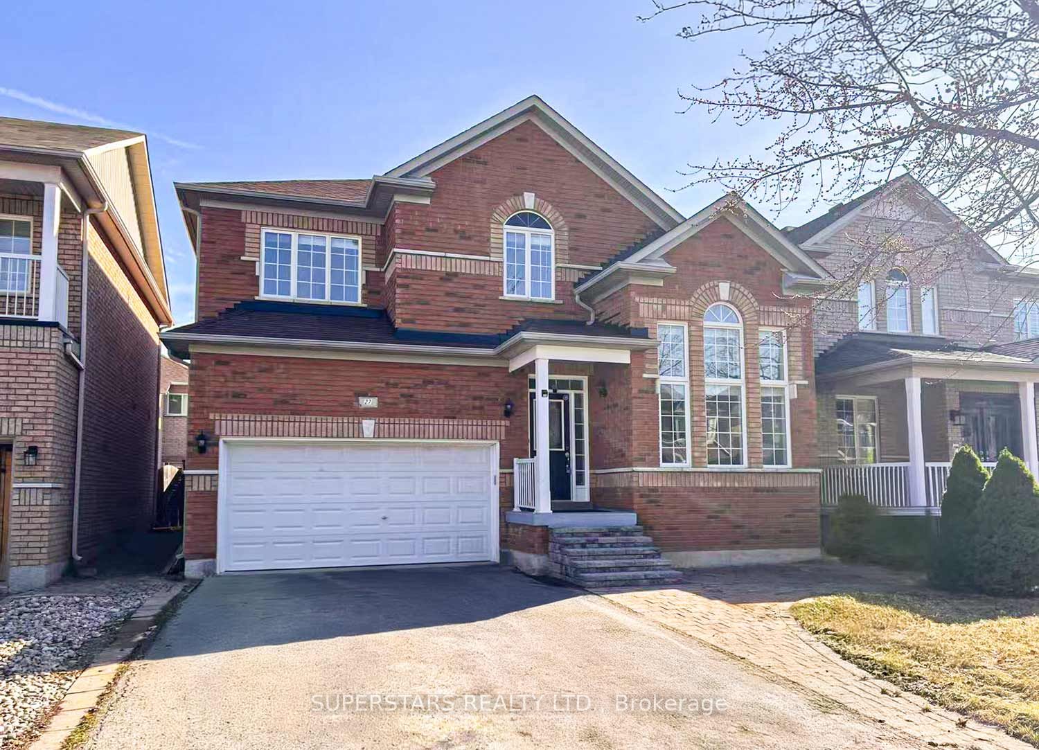 27 Valemount Way Property Photo