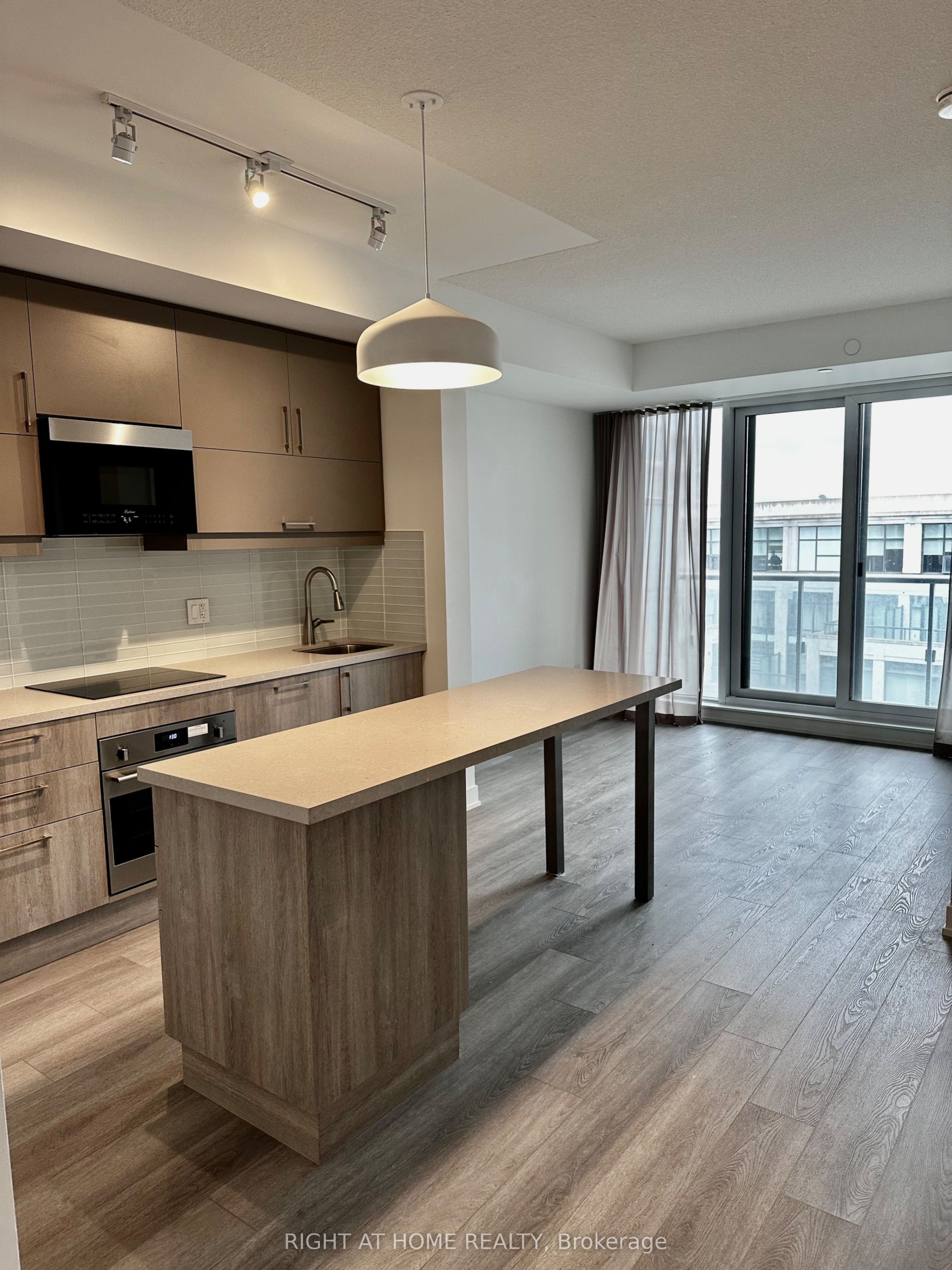 #a1326 - 8119 Birchmount Road Property Photo
