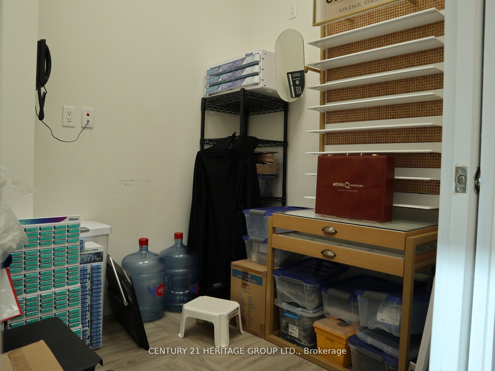 #123 & 125 - 8763 Bayview Avenue Property Photo 10