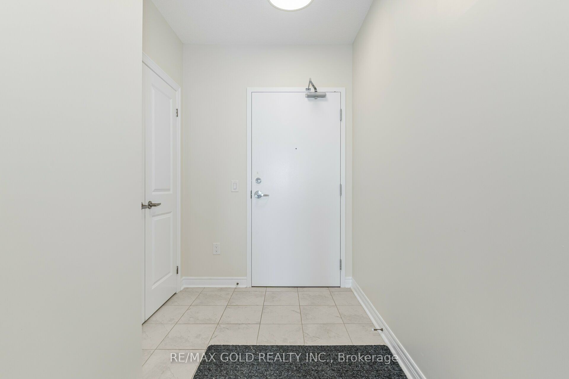 39 New Delhi Drive 209 Property Photo 6