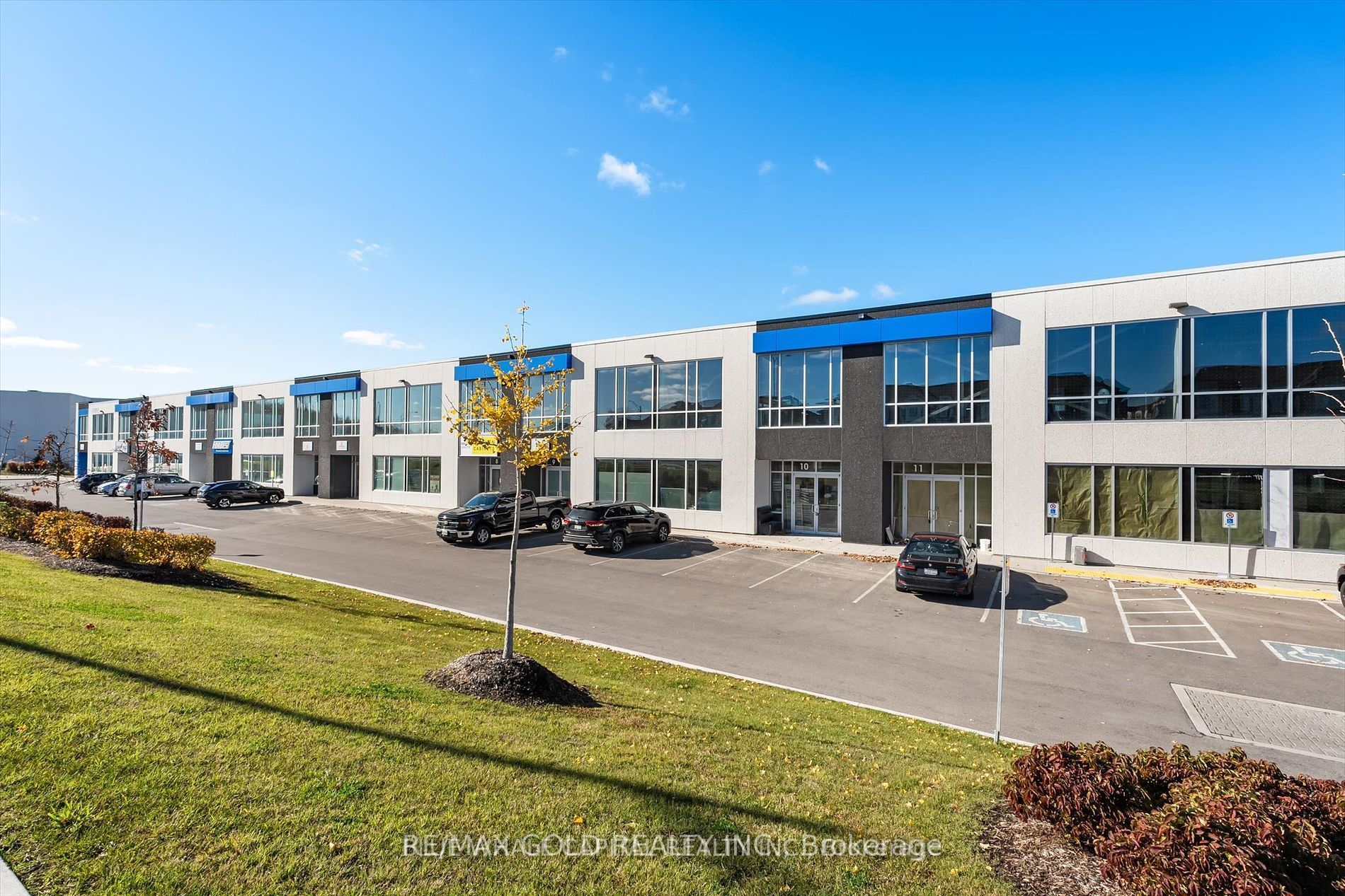 #8 - 10950 Woodbine Avenue Property Photo