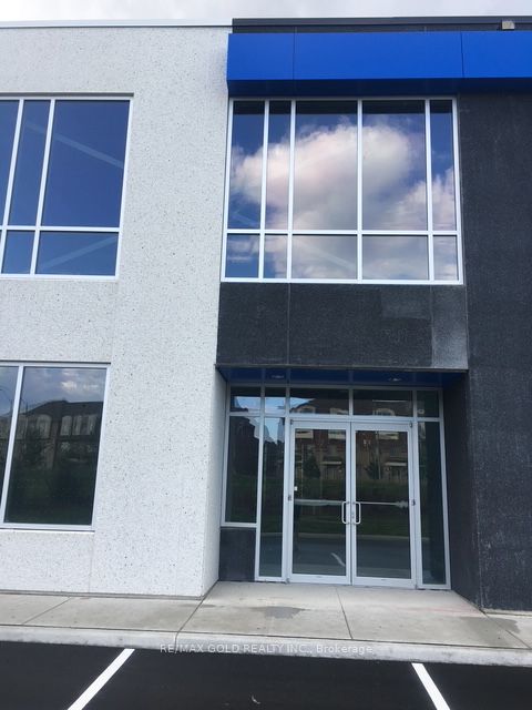 #8 - 10950 Woodbine Avenue Property Photo 2