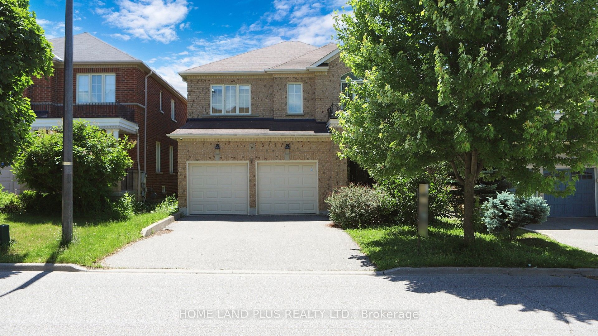 232 Shale Crescent Property Photo