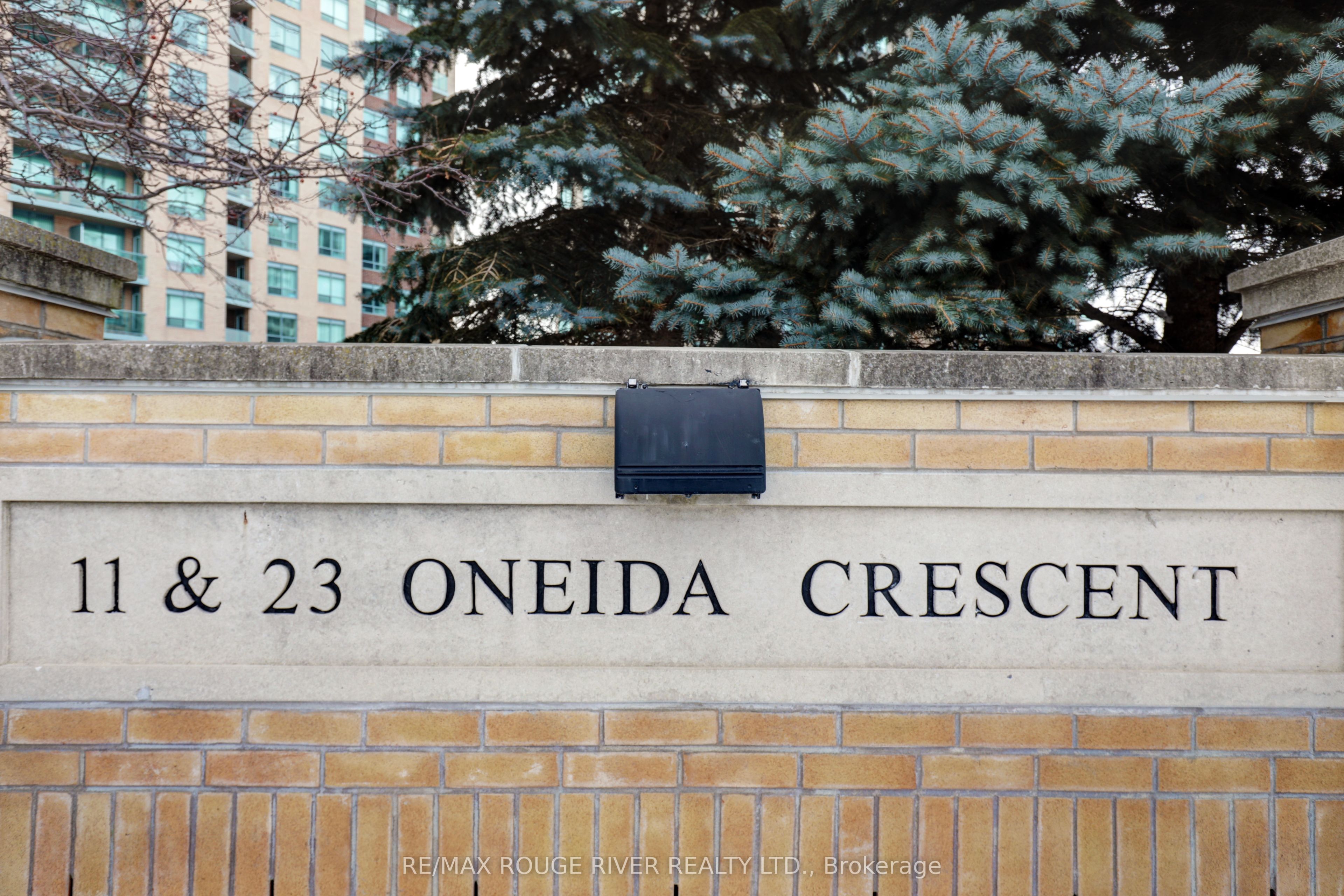 #1008 - 11 Oneida Crescent Property Photo
