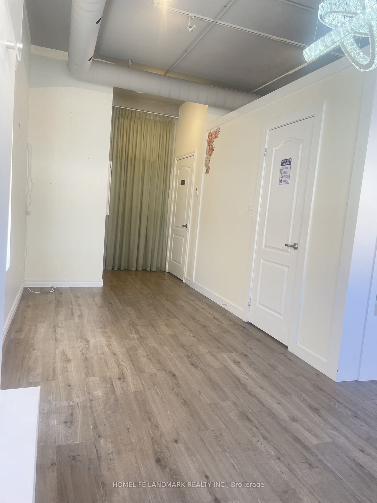 #main - 19 Cathedral High Street Property Photo 11