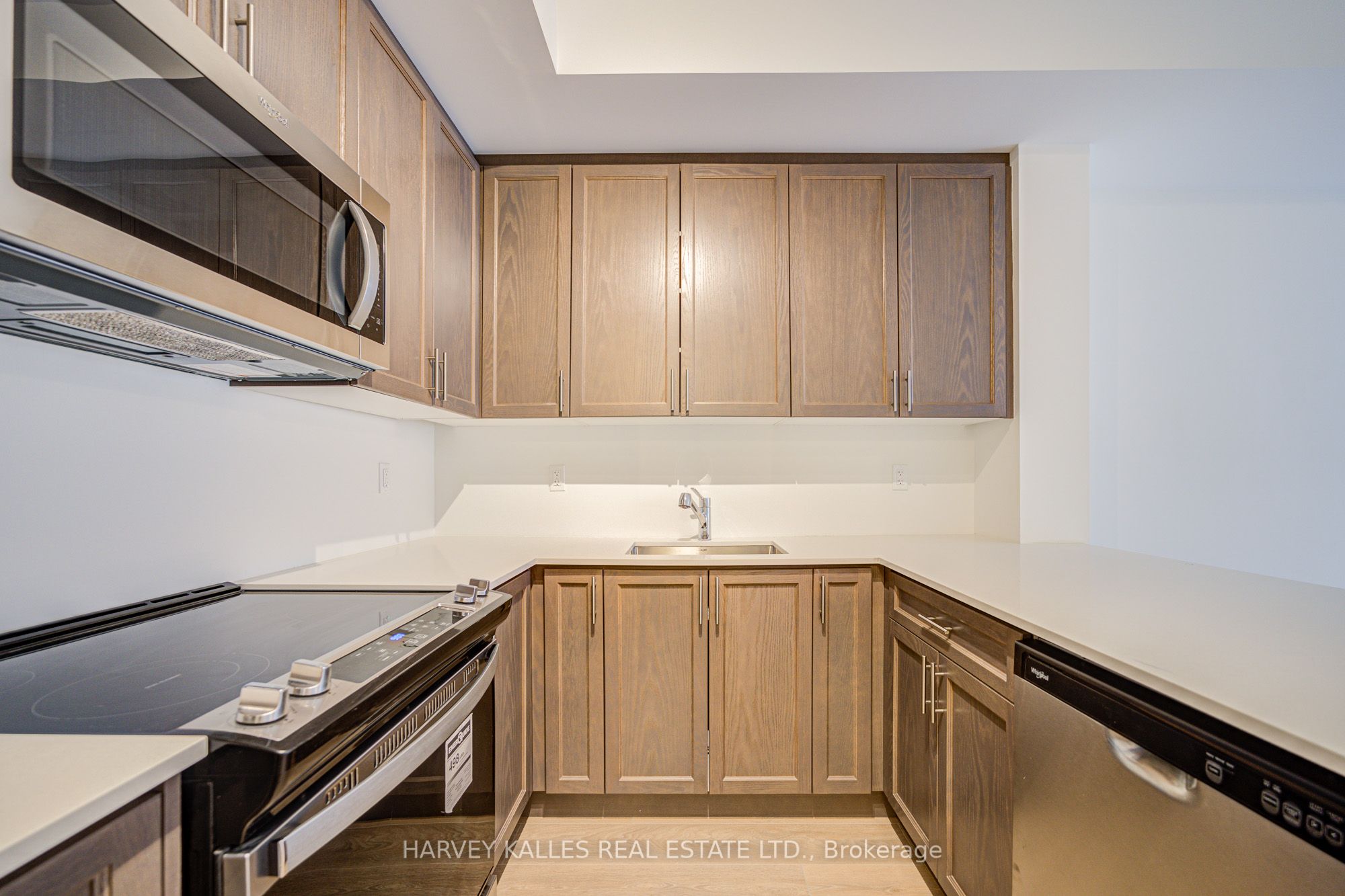 #241 - 22-24 Lytham Green Circle Property Photo 15