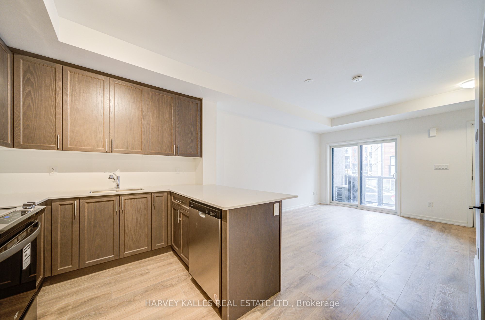 #241 - 22-24 Lytham Green Circle Property Photo 16