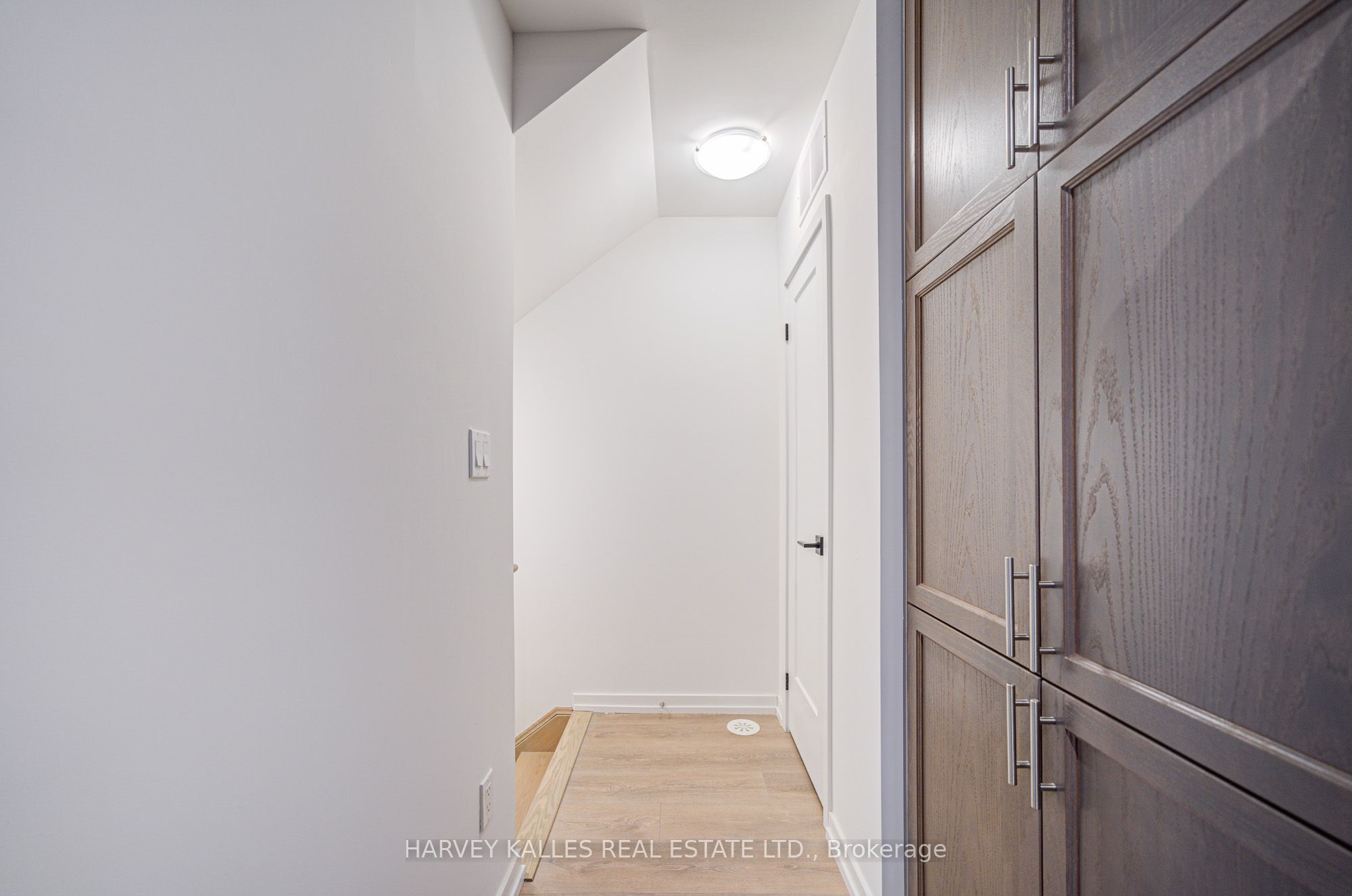 #241 - 22-24 Lytham Green Circle Property Photo 17