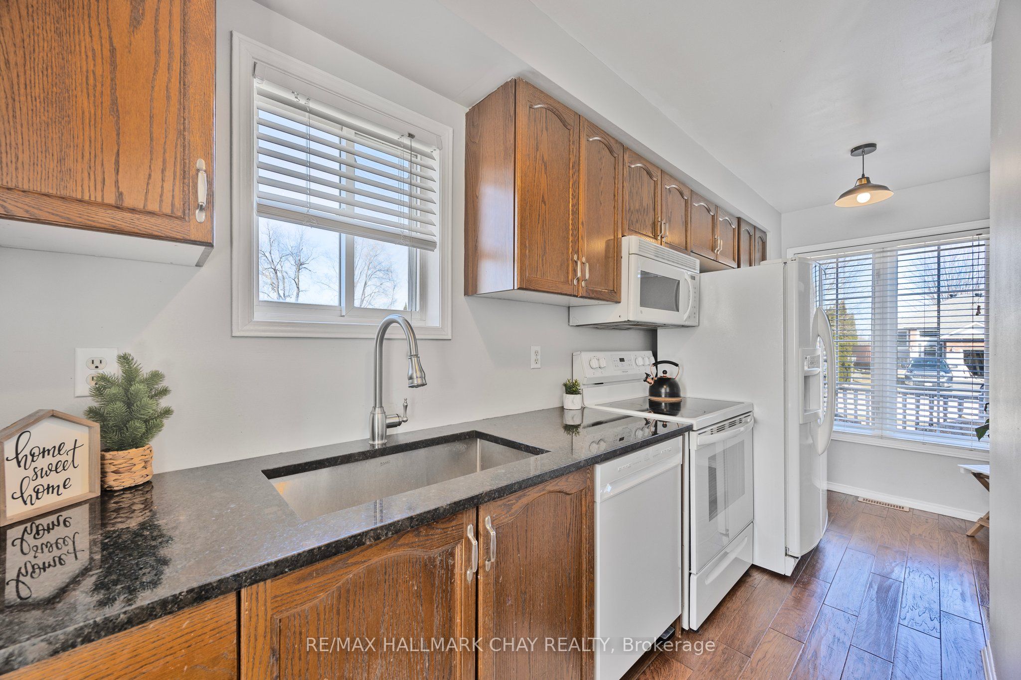 1135 Kensington Street Property Photo 8