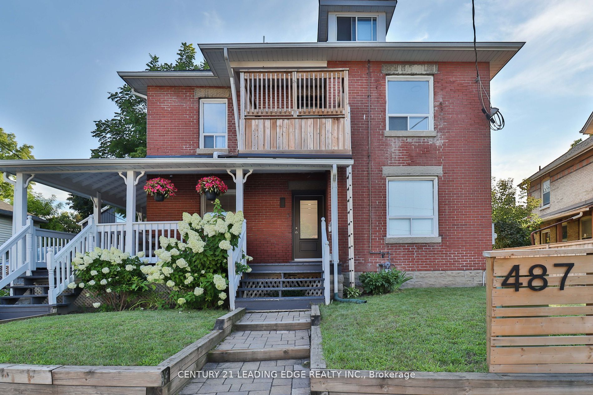 487 Eagle Street Property Photo 1