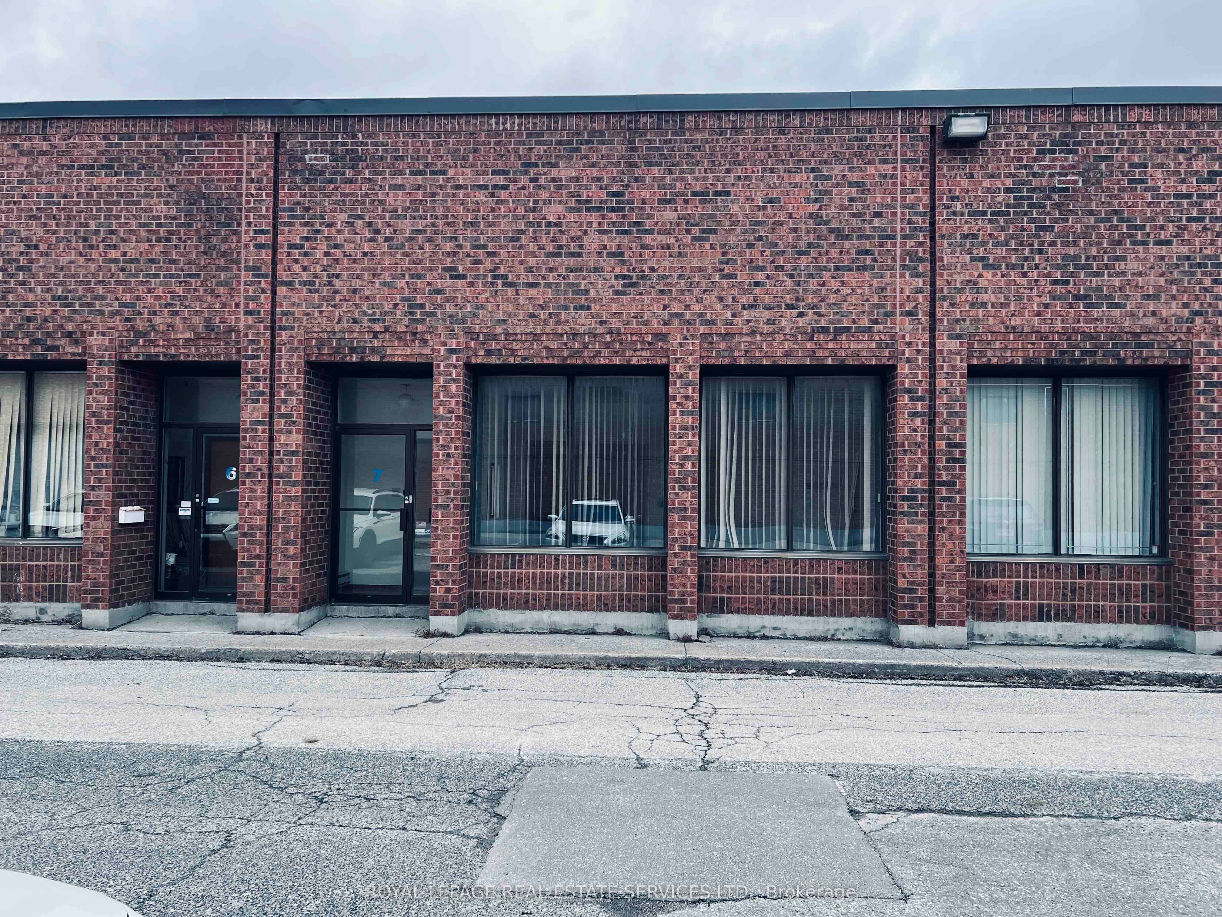 #7 - 83 Citation Drive Property Photo 1