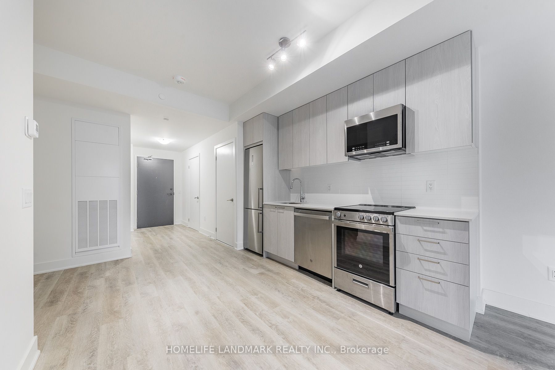 #223 - 185 Deerfield Road Property Photo 3