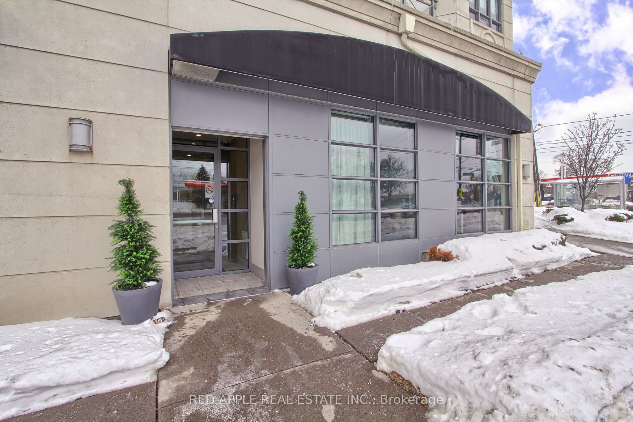 #509 - 7730 Kipling Avenue Property Photo 3