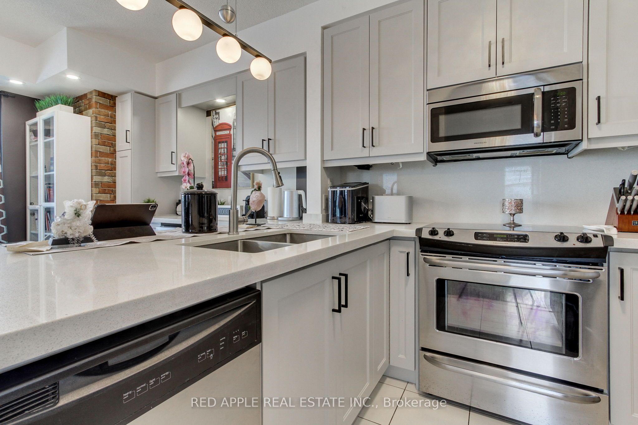 #509 - 7730 Kipling Avenue Property Photo 9