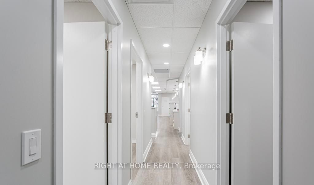 #11 - 16775 Yonge Street Property Photo 4