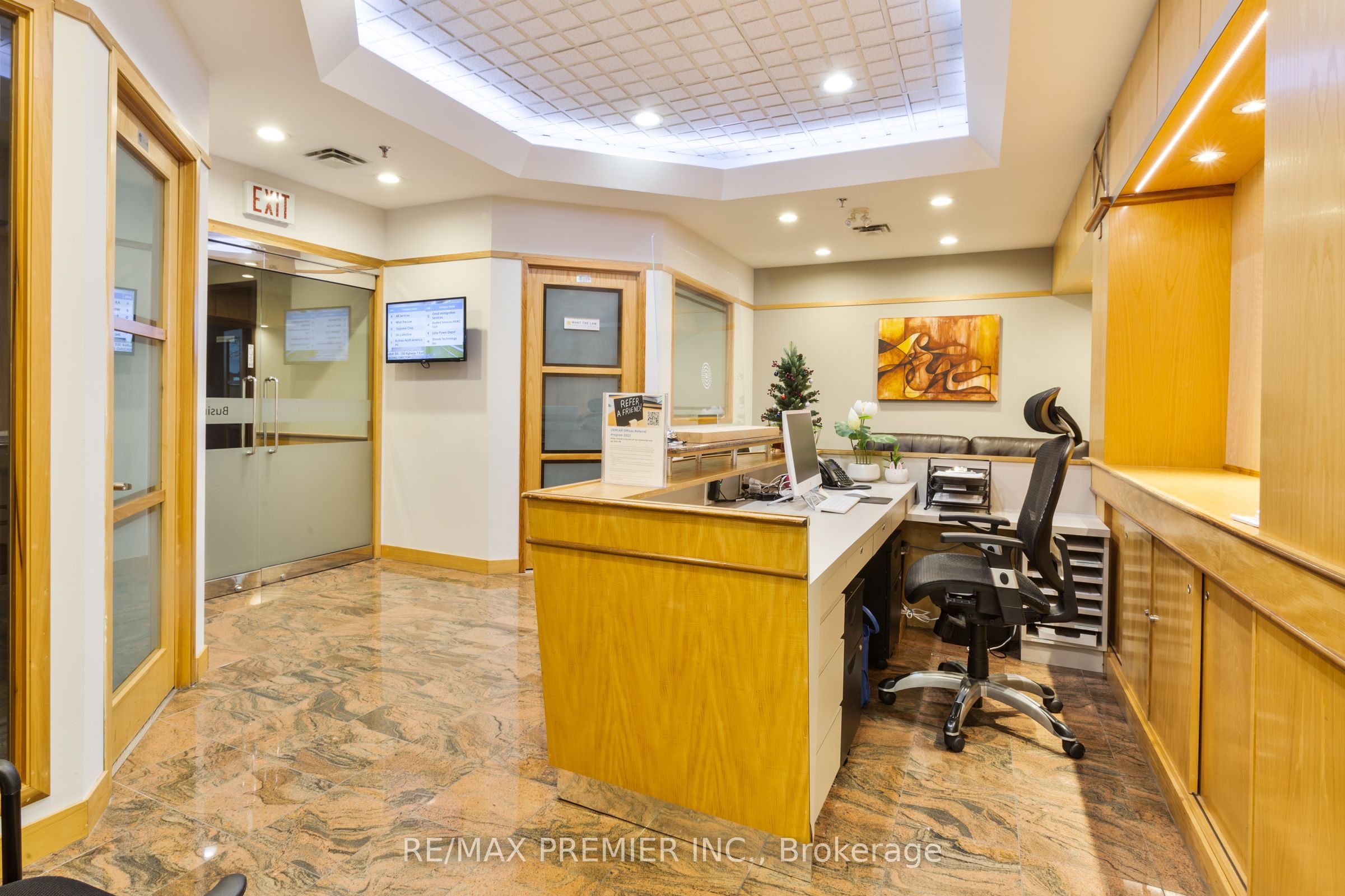 #305-j - 330 Highway 7 Drive Property Photo 4