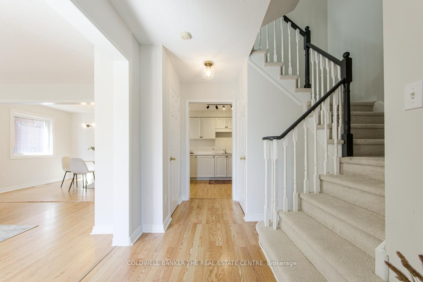 555 Walpole Crescent Property Photo 6
